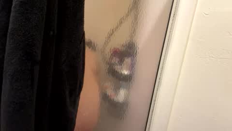 Snapshot of xoxoalizehibaby chatting on 11.06.25 xoxoalizehibaby online show from 11.06.25