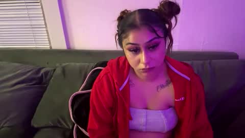 Snapshot of xoxoalizehibaby chatting on 11.24.25 xoxoalizehibaby online show from 11.24.25