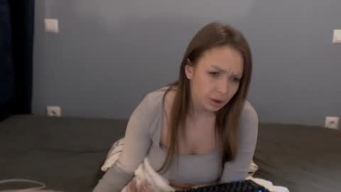 Snapshot of xsexycouples chatting on 02.05.25 AnnaMaee online show from 02.05.25