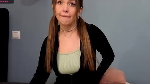 Snapshot of xsexycouples chatting on 02.10.25 AnnaMaee online show from 02.10.25