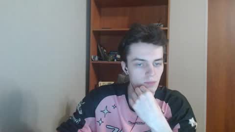 Snapshot of xtraqqq chatting on 10.30.25 traqqq online show from 10.30.25