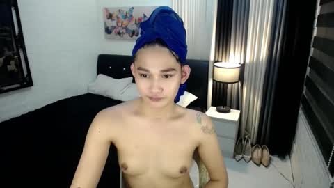 xtspetitehugecock online show from 12.22.25