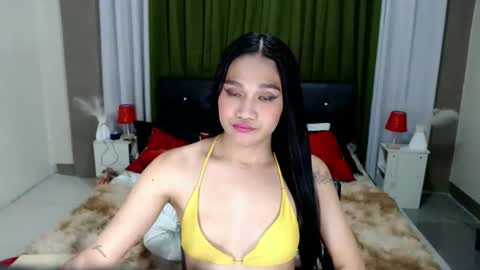 Snapshot of xtspetitehugecock chatting on 02.26.26 xtspetitehugecock online show from 02.26.26