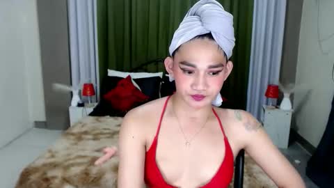 Snapshot of xtspetitehugecock chatting on 04.10.26 xtspetitehugecock online show from 04.10.26