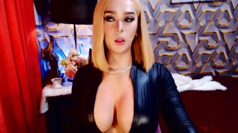 K E L L Y online show from 01.25.25