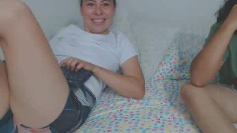 Snapshot of xwxwhornyprincess chatting on 01.29.25 Gabriela and Camila online show from 01.29.25