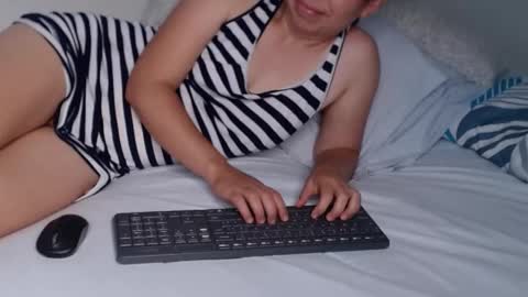 Snapshot of xwxwhornyprincess chatting on 03.02.25 Gabriela and Camila online show from 03.02.25