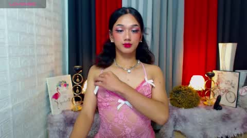 Snapshot of xxgoddessofsatisfactionxx chatting on 03.01.25 Sophie online show from 03.01.25