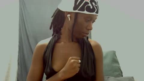 xxsexytalia28 online show from 02.13.25