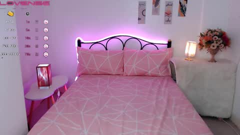 Pau Madrigal online show from 12.17.24