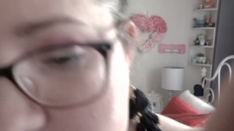 Strawberry Jane online show from 02.28.25