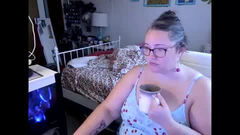 Strawberry Jane online show from 03.07.25