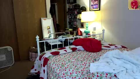 Strawberry Jane online show from 05.29.26