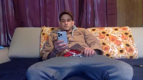 Snapshot of xxvizzyxx chatting on 12.01.25 Vizzy online show from 12.01.25