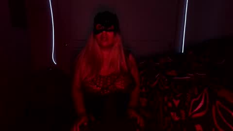 Snapshot of xxxenmascaradosxxx chatting on 03.19.26 Parejahot69 online show from 03.19.26