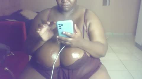 Snapshot of xxxgiantboobs chatting on 01.11.25 xxxgiantboobs online show from 01.11.25