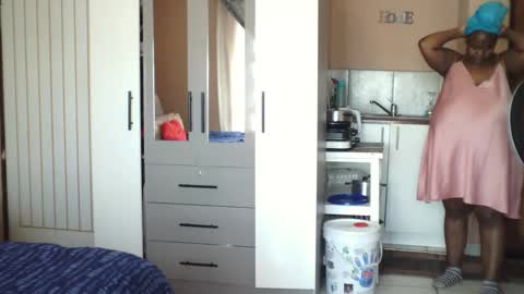 Snapshot of xxxgiantboobs chatting on 09.18.25 xxxgiantboobs online show from 09.18.25