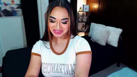 Snapshot of xxxgiganticoliviacummerxxx chatting on 12.12.24 OLIVIA online show from 12.12.24