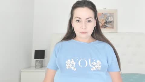 Elvira online show from 09.18.25