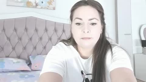 Elvira online show from 04.13.26