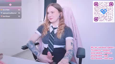 Snapshot of xxxhentaition chatting on 02.14.26 Keira online show from 02.14.26