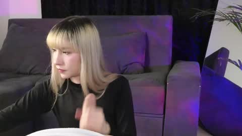 July and Fer online show from 10.04.25