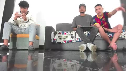 Sr. Y0ung Master online show from 12.21.25