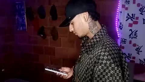 Snapshot of yajz chatting on 10.14.25 Yajz online show from 10.14.25