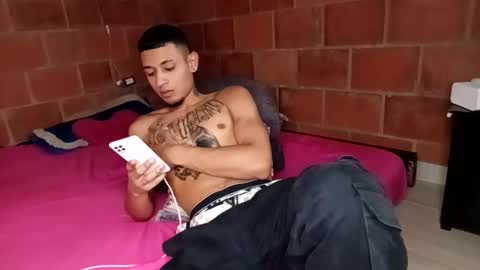 Snapshot of yajz chatting on 10.16.25 Yajz online show from 10.16.25