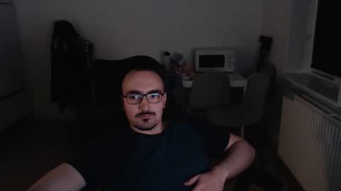 YamilLamal online show from 11.10.25