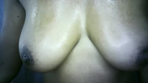 Snapshot of yanalove639843 chatting on 04.21.26 yanalove online show from 04.21.26