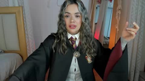 YANDRA CELIS online show from 10.31.25