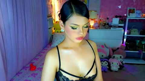 YANG AUDREY LONE online show from 02.03.26