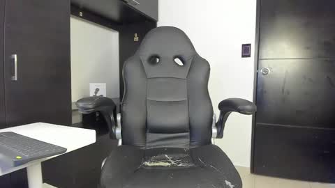 Snapshot of yanpaul83 chatting on 09.16.25 yanpaul83 online show from 09.16.25