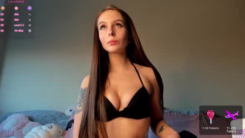 Snapshot of yaraliebe chatting on 01.17.25 Yara online show from 01.17.25