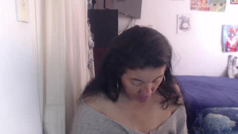 Snapshot of yasmin_love85 chatting on 06.23.26 yasmin_love85 online show from 06.23.26