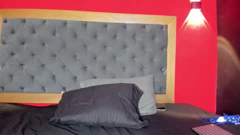 Snapshot of yayahilton chatting on 10.02.25 YAYA online show from 10.02.25