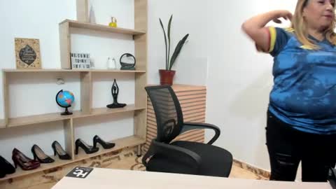 Snapshot of yayita_mature chatting on 06.23.26 yayita online show from 06.23.26