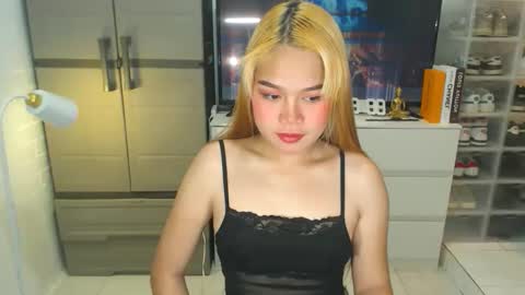 Snapshot of yazmin_shines chatting on 03.22.26 Yazzi online show from 03.22.26