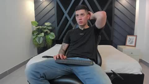 YEIKO ROMERO online show from 02.12.25