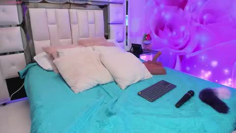 yelena  online show from 10.14.25