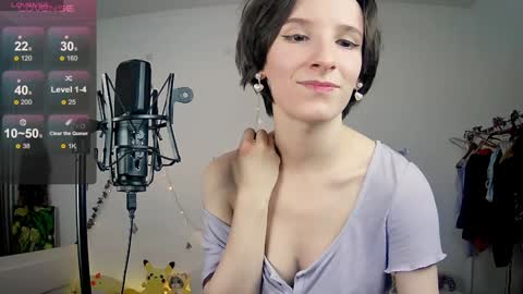 Snapshot of yellow_songbird chatting on 12.22.24 Liya online show from 12.22.24