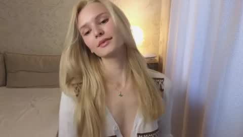 Snapshot of yennaone chatting on 05.30.26 Yenna online show from 05.30.26