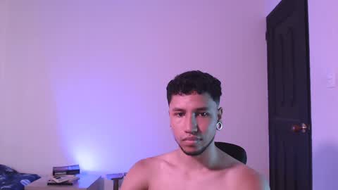 Snapshot of yerfon_s1 chatting on 01.15.25 Yeff ind. model online show from 01.15.25