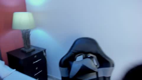 Y E S E N I A  online show from 03.02.26