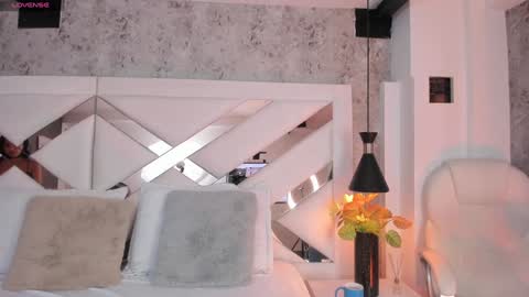 Yessica online show from 02.04.25