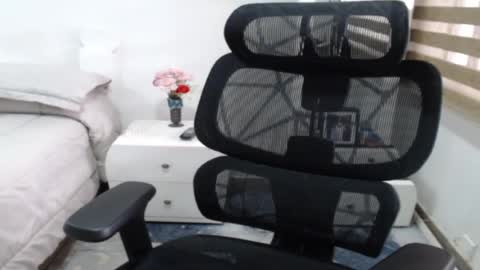 Snapshot of yessilatin chatting on 07.04.26 jessy online show from 07.04.26