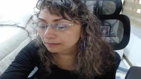 Snapshot of yessilatin chatting on 07.14.26 jessy online show from 07.14.26