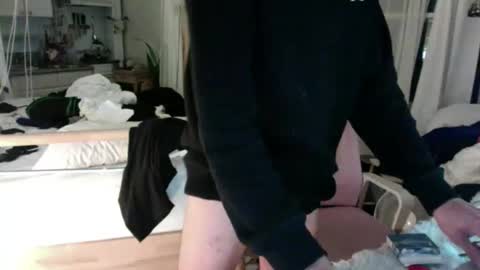 yesyes33369 online show from 04.01.26