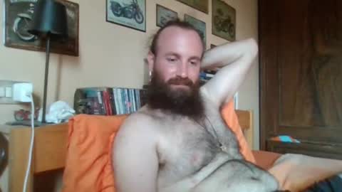 Snapshot of yeti_92 chatting on 06.25.26 yeti_92 online show from 06.25.26